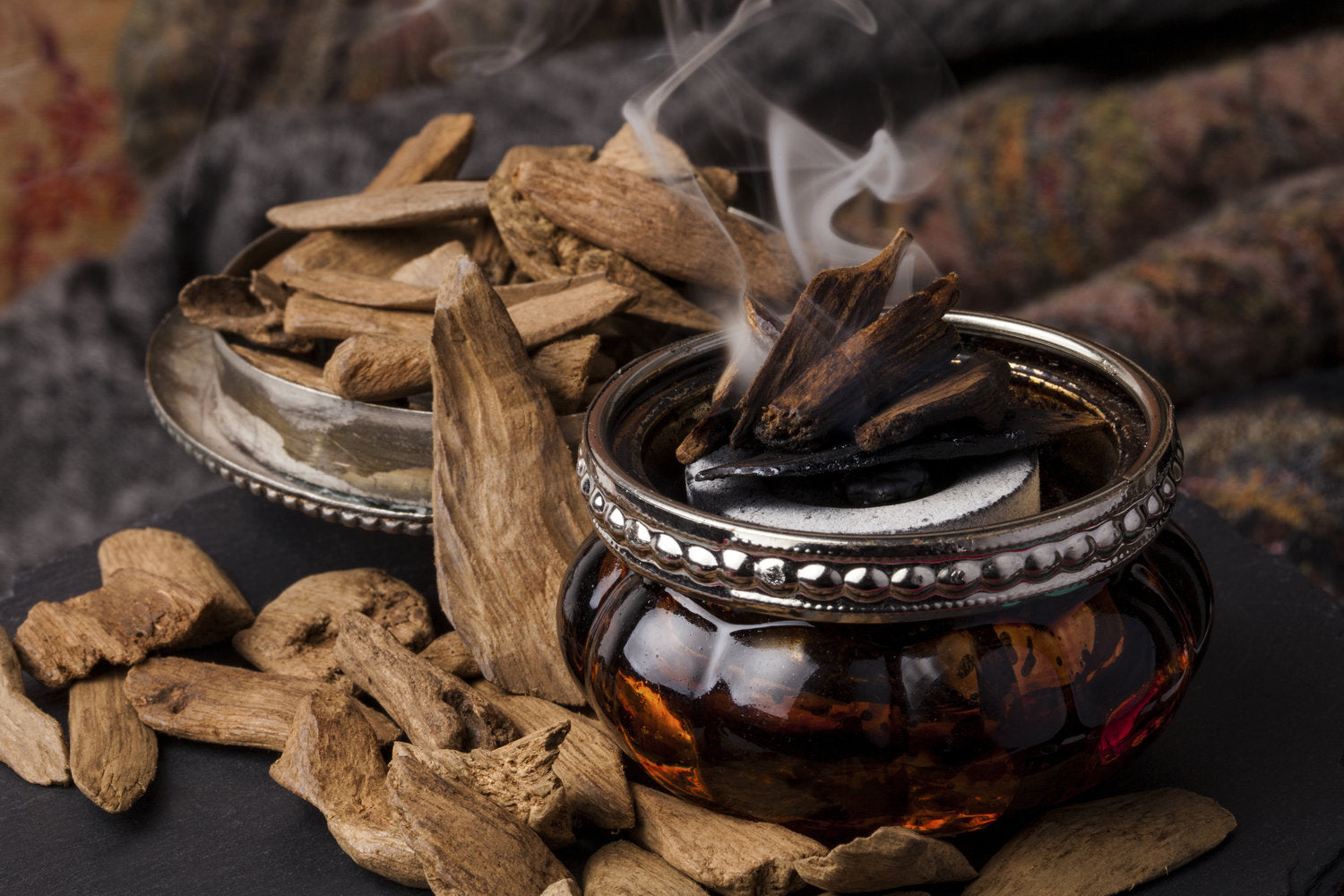 Rare Oud Wood smoking wonderful aromas 